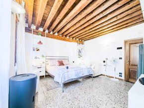 Gondolier's Suite - Venice Sweet Life